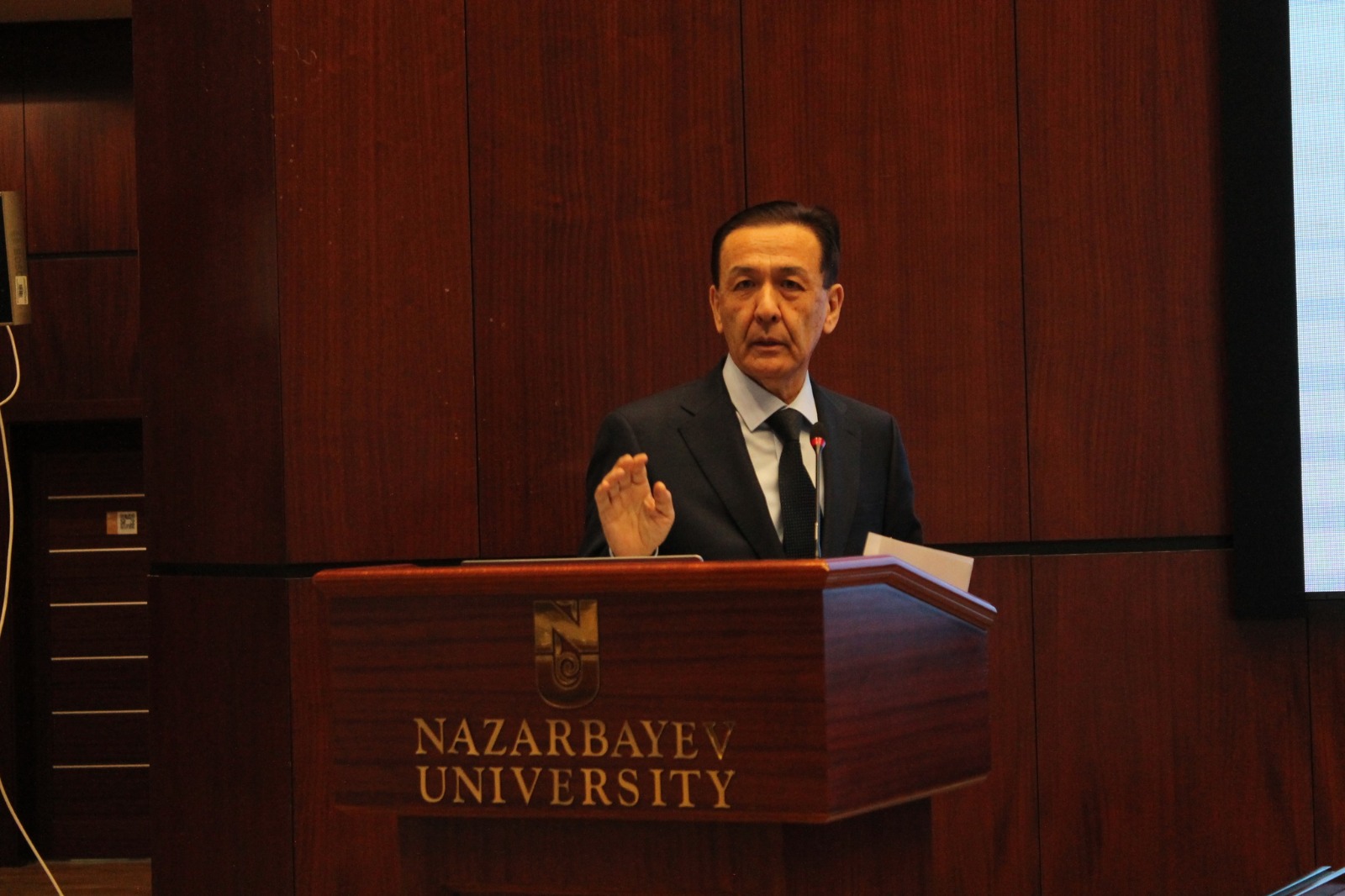 ҰЛТТЫҚ ТЕСТІЛЕУ ОРТАЛЫҒЫНЫҢ ДИРЕКТОРЫ НАЗАРБАЕВ УНИВЕРСИТЕТІНДЕ ҰБТ ЖҮЙЕСІНДЕГІ ИННОВАЦИЯЛАР ТУРАЛЫ БАЯНДАМА ЖАСАДЫ